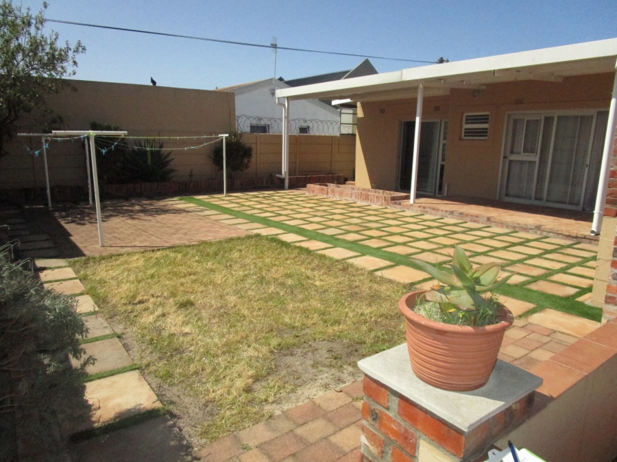 To Let 6 Bedroom Property for Rent in Crawford Western Cape